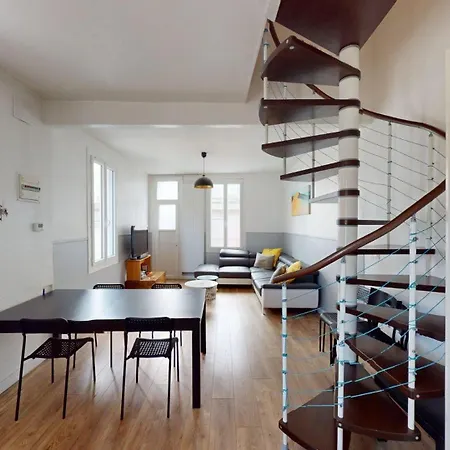 - Rue Joseph Morlent Apartman *